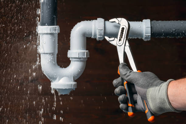 Professional Emergency Plumber technician working in Schwenksville, PA